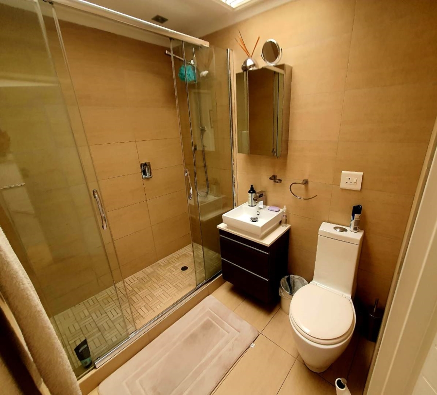 To Let 2 Bedroom Property for Rent in Green Point Western Cape